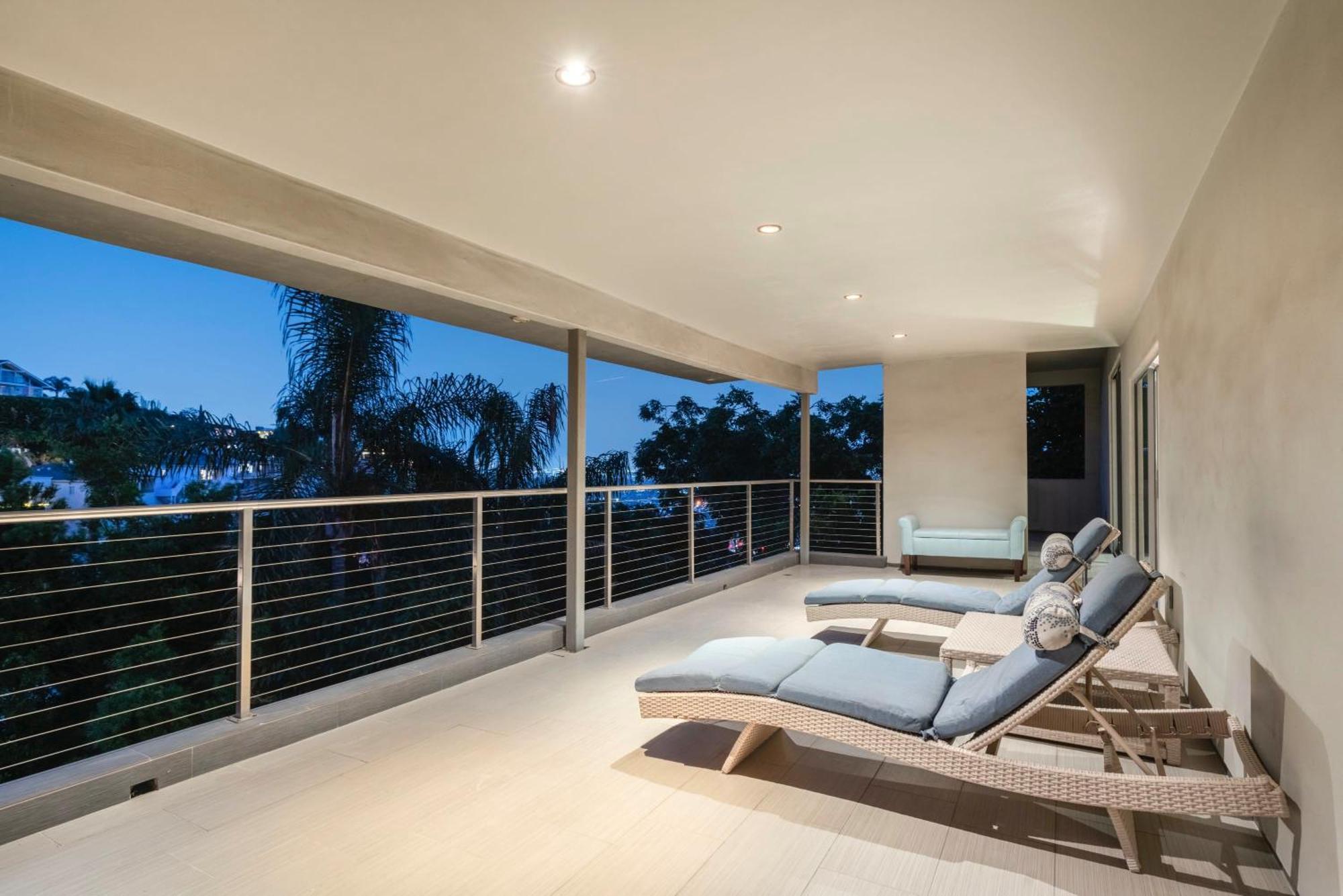 6mil 5br Sunset Strip Jetliner Oasis Holiday home Los Angeles
