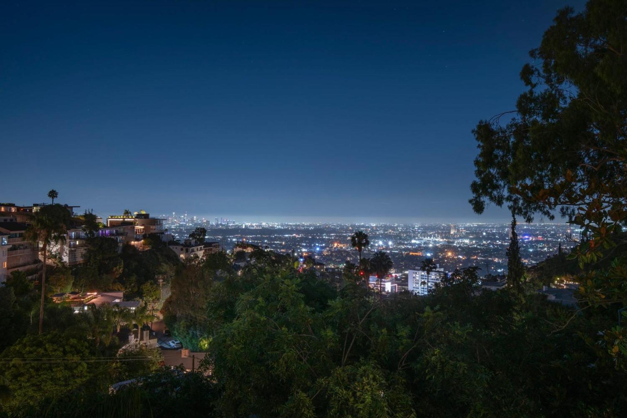 6mil 5br Sunset Strip Jetliner Oasis